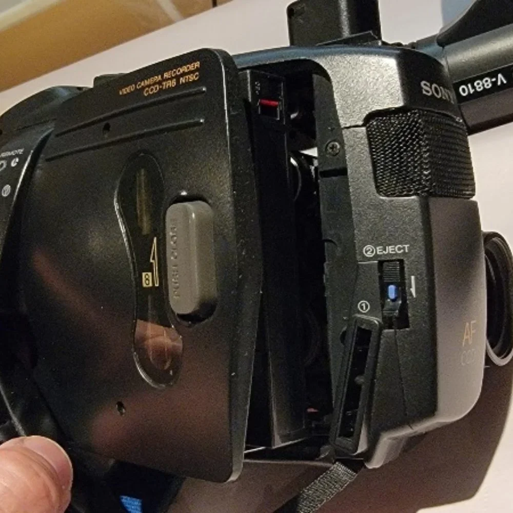 Sony CCD TR6 Handycam Camcorder